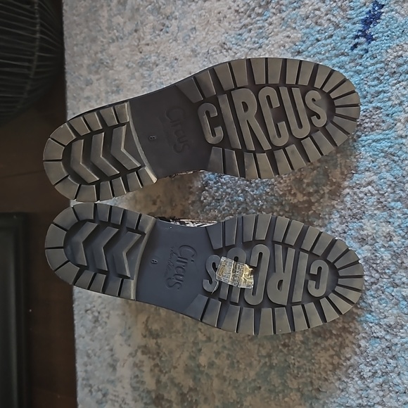 Snake print boots - Picture 5 of 8